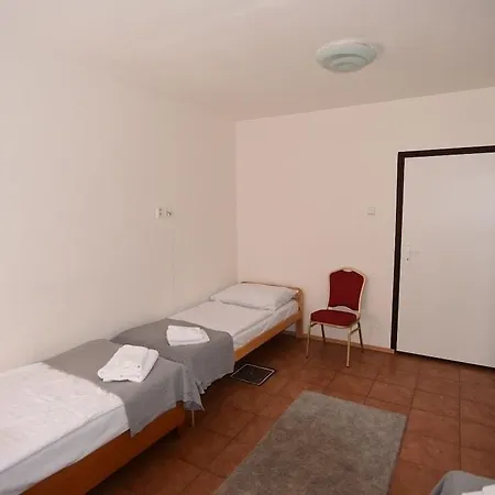 Taxis فندق براتسيلافا