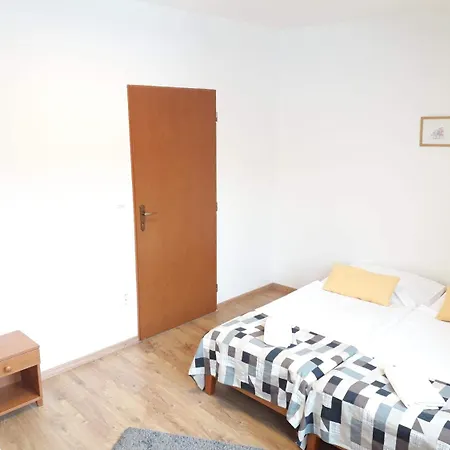 Taxis Hotel 2*
