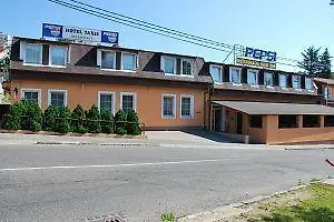 Hotel Taxis 2*
