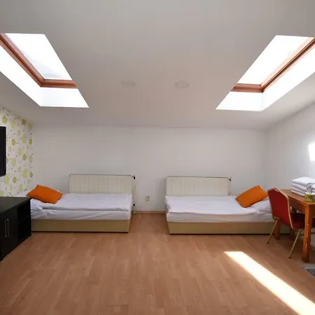 Taxis 2* براتسيلافا